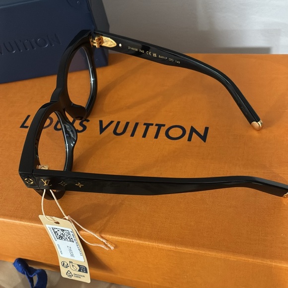 Brand New Louis Vuitton Blue Light Glasses - Picture 4 of 6